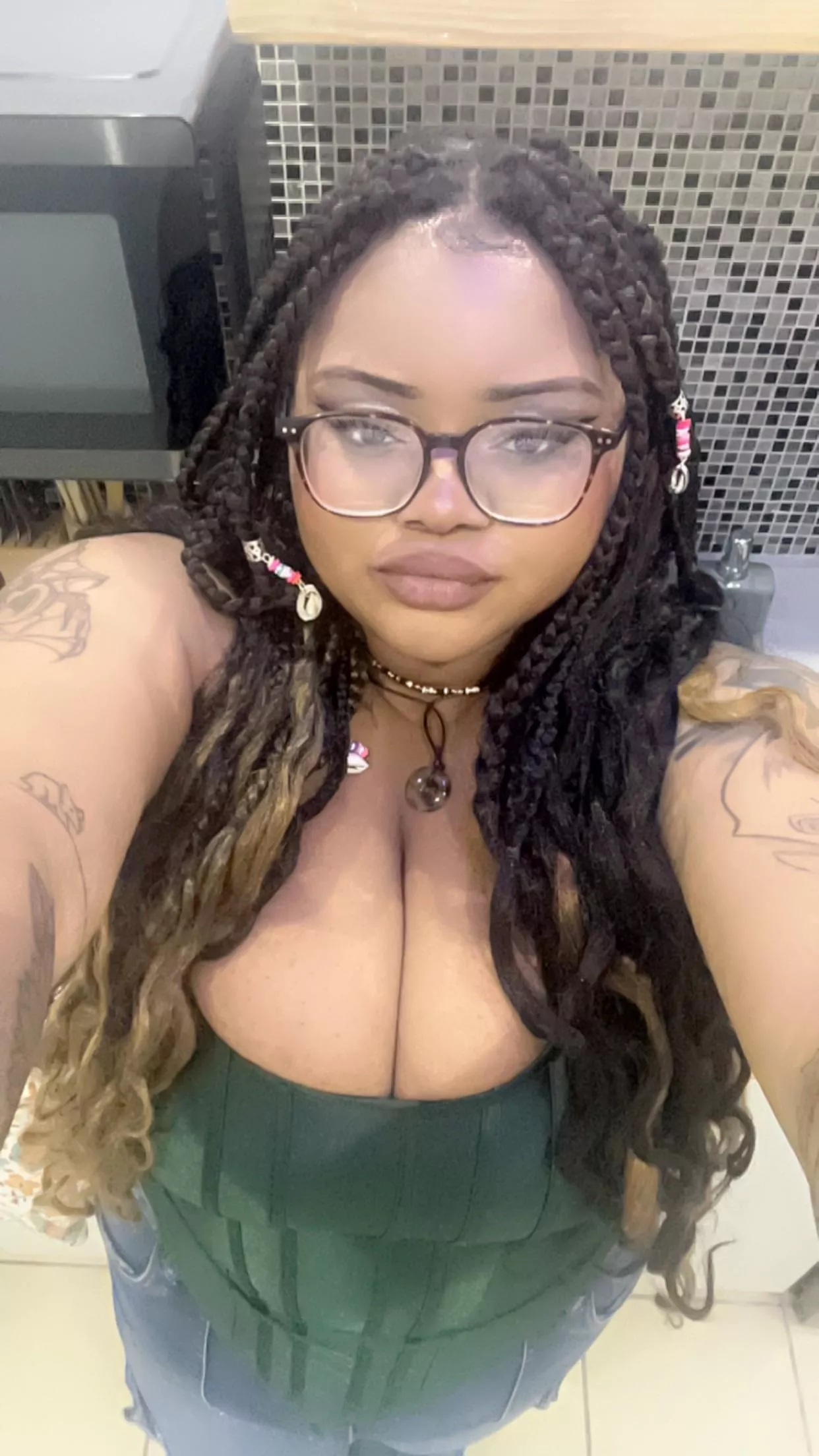 Do you think I’m pretty? 