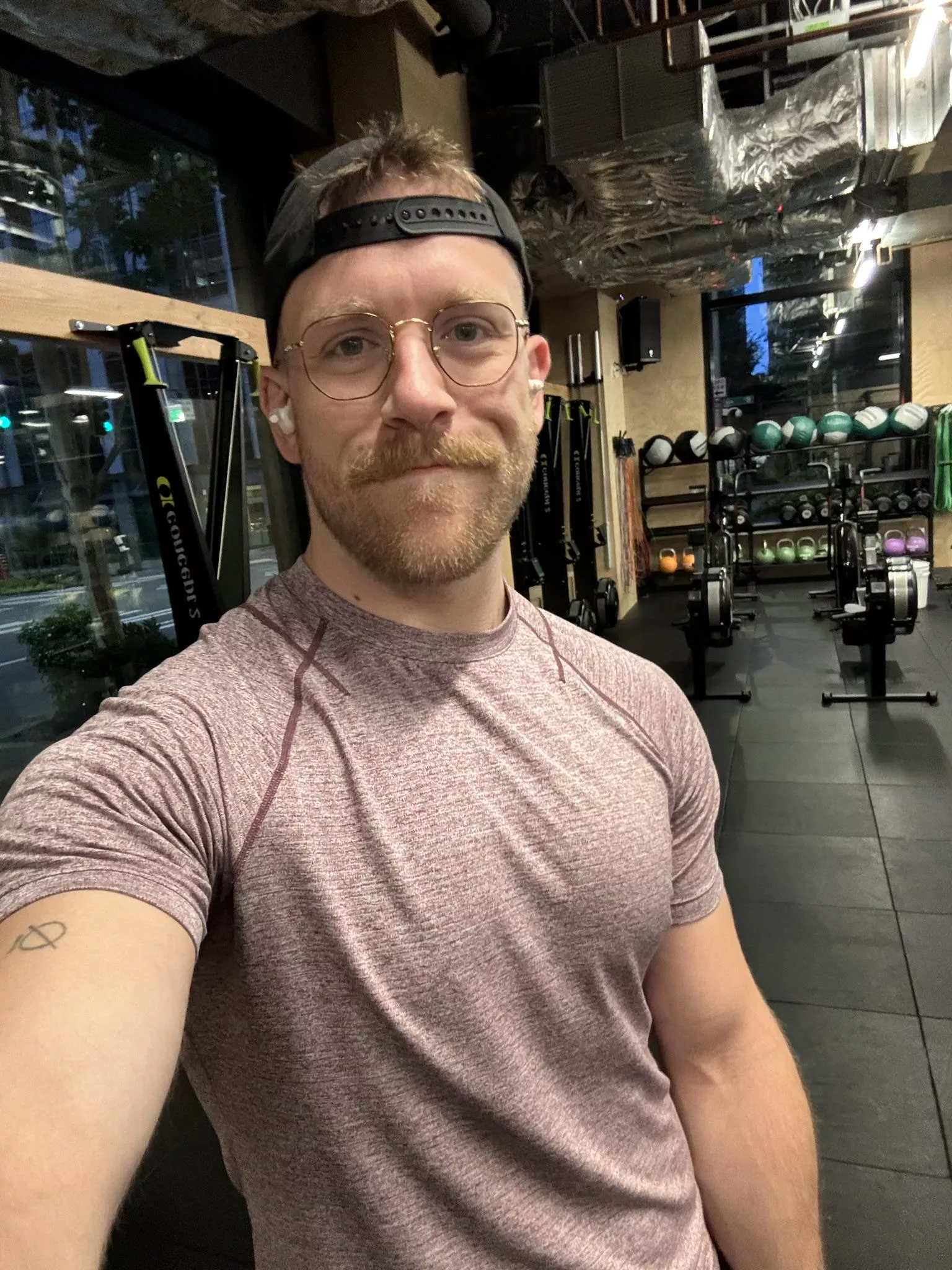 Going through a mystifying breakup, but starting out as a coach this week at my local CrossFit-Like gym has been very validating. Hoping everyone is having a wonderful end of the week like I am! <3