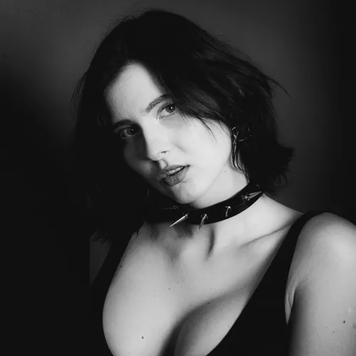 I love wearing big collars