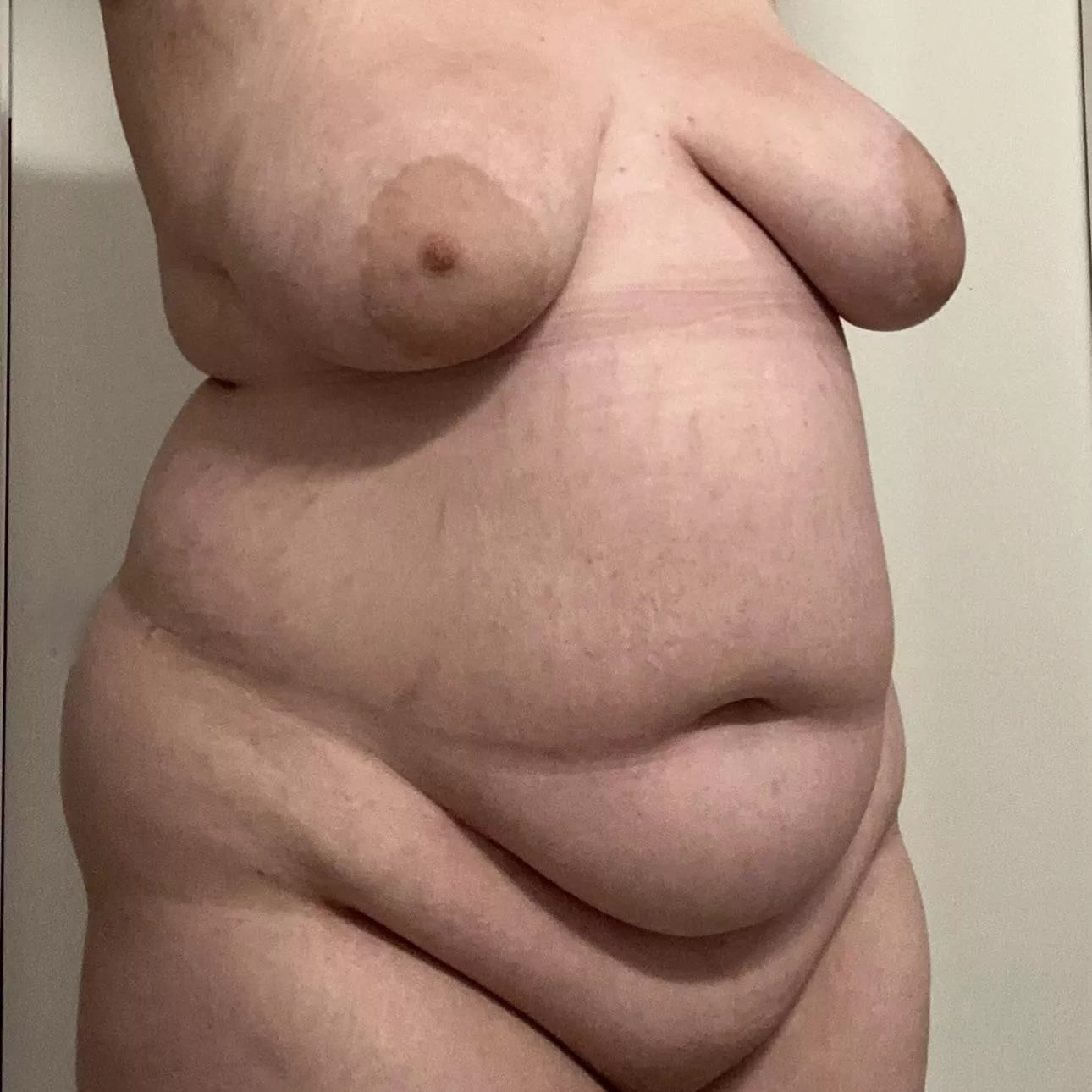 Let me be your favorite fat girl ;)