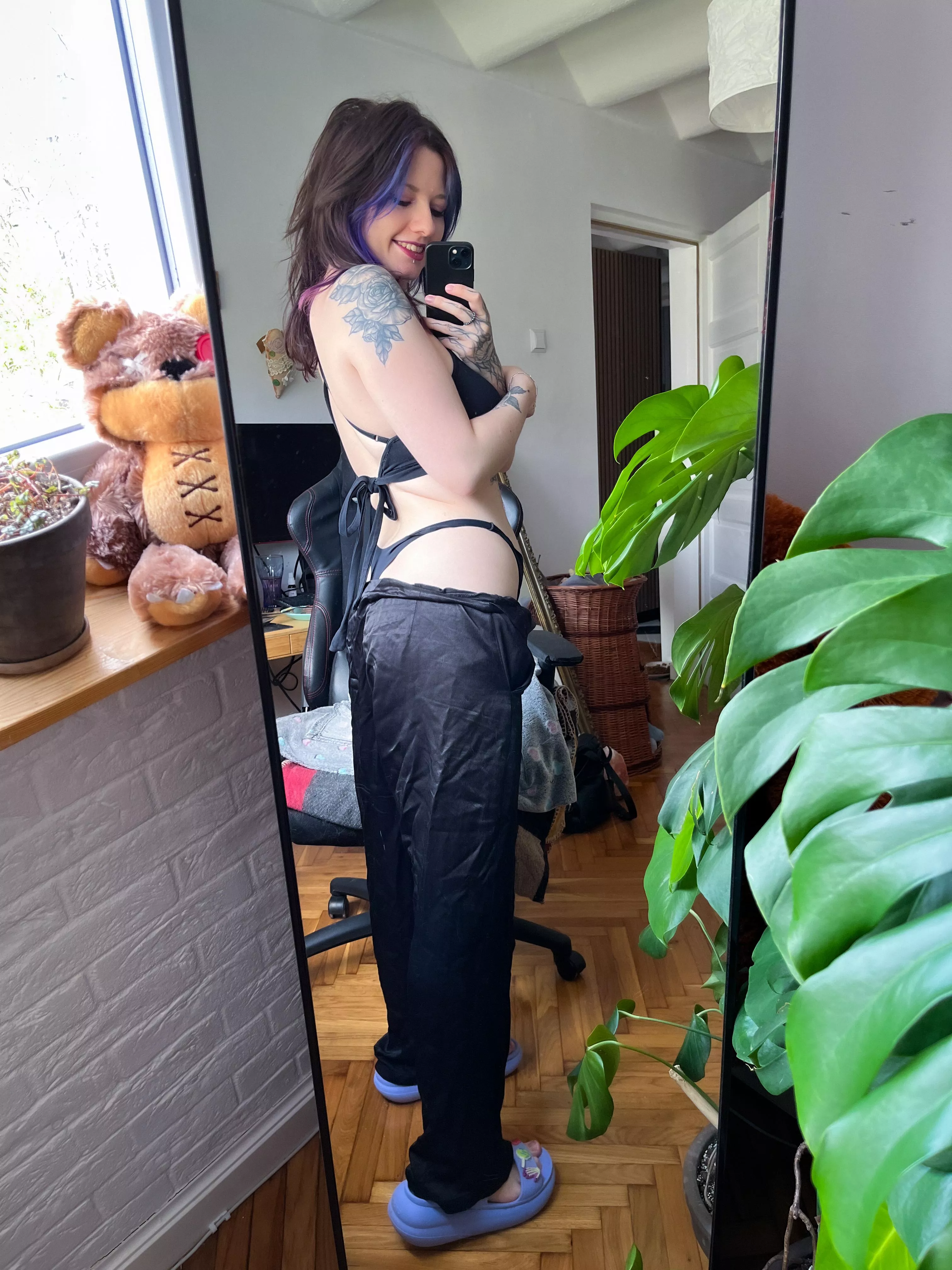 loose pants club [f]