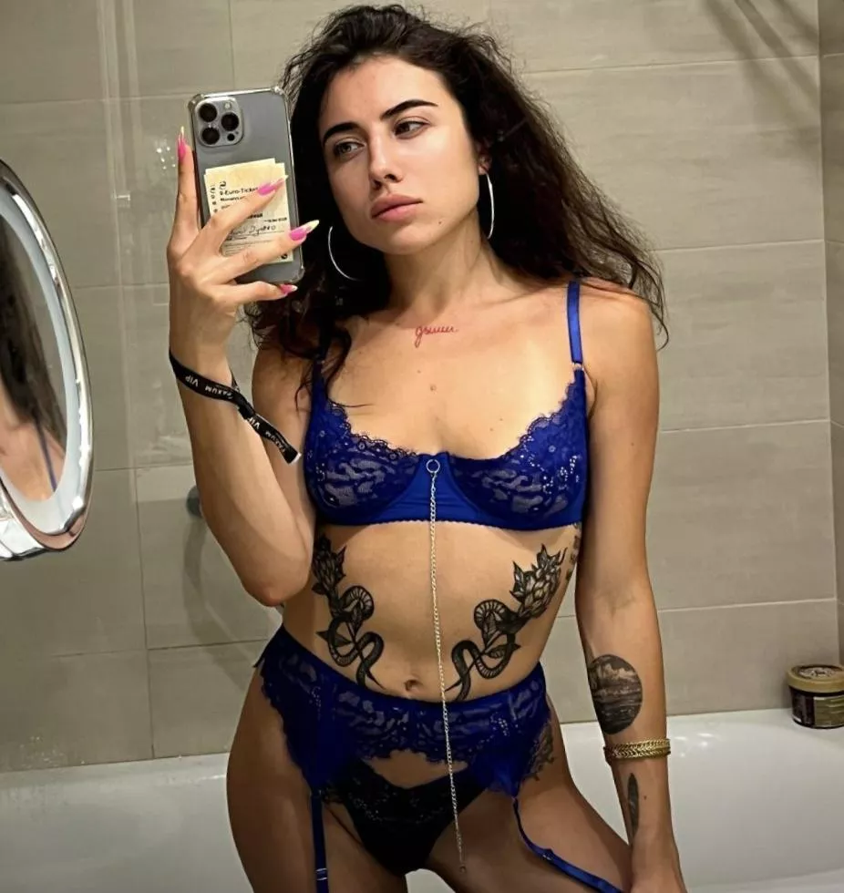 My favorite mirror for selfies