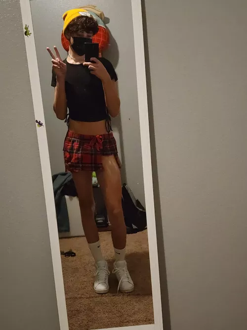 Pls don't make fun of the skirt I made it from pajama pants😭😭