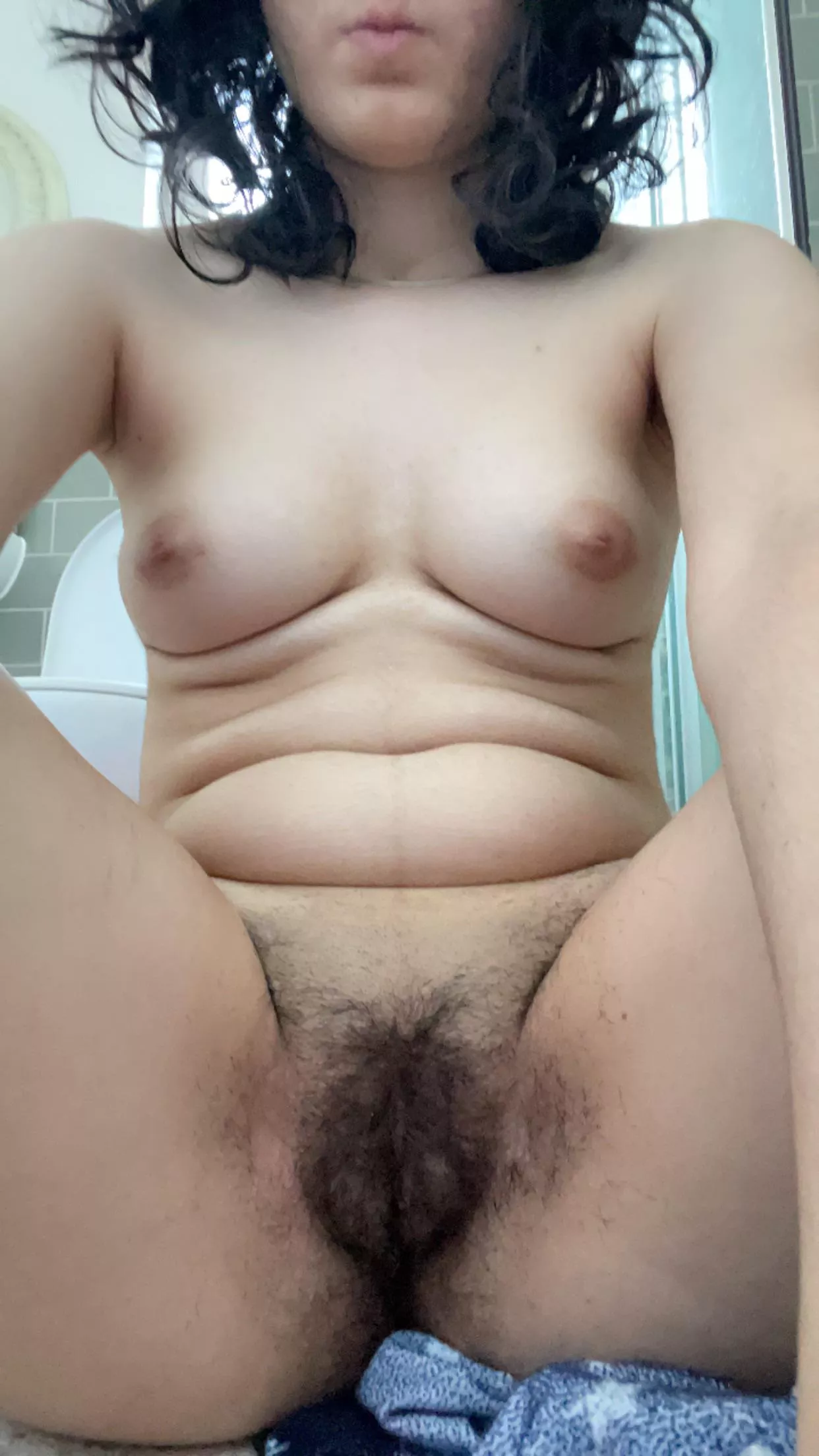 Should i shave my [h]airy pussy