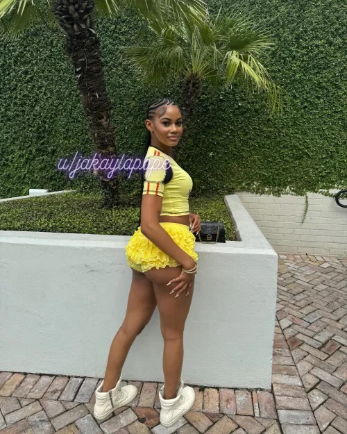 THAT GIRL has got it!!