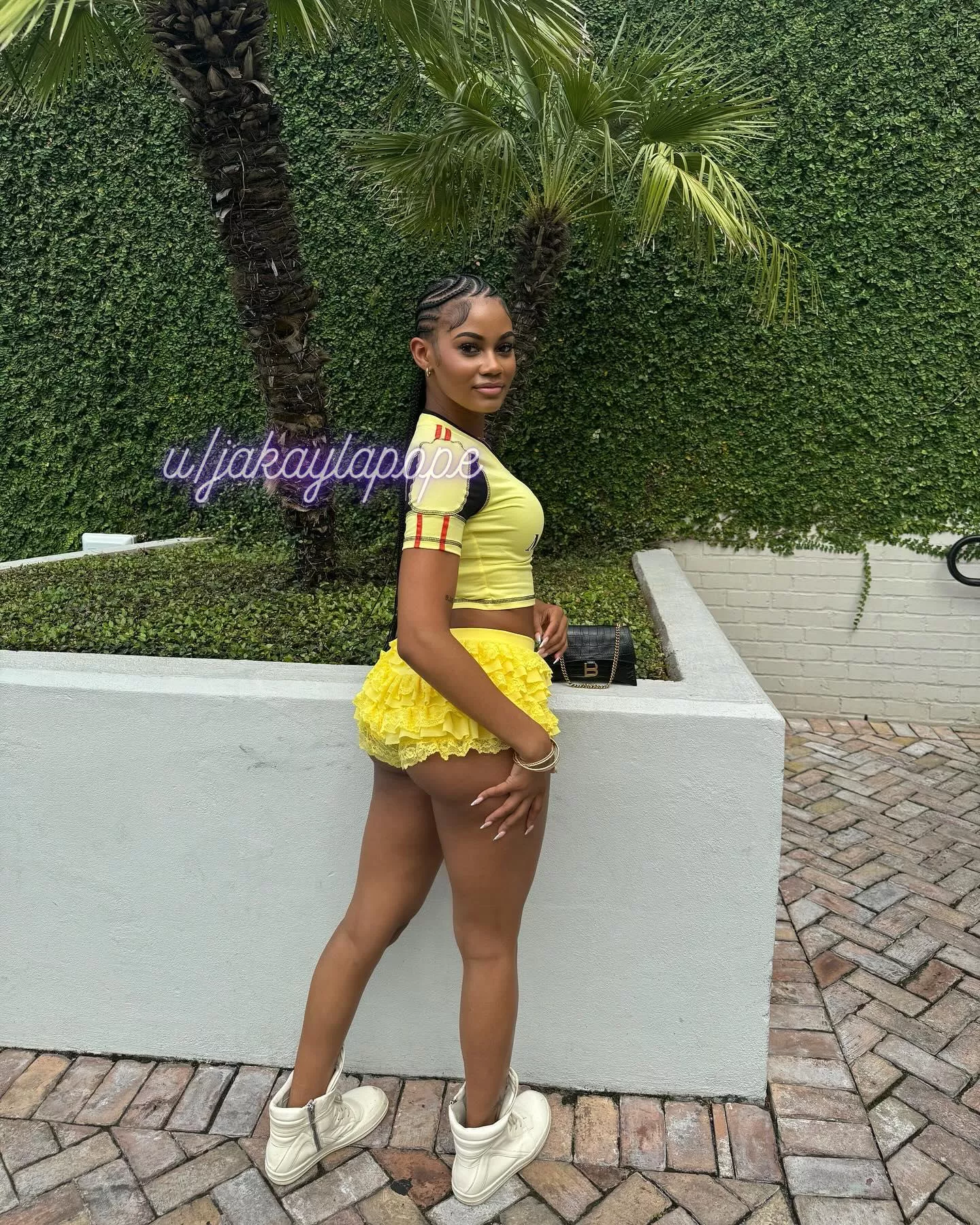 THAT GIRL has got it!!