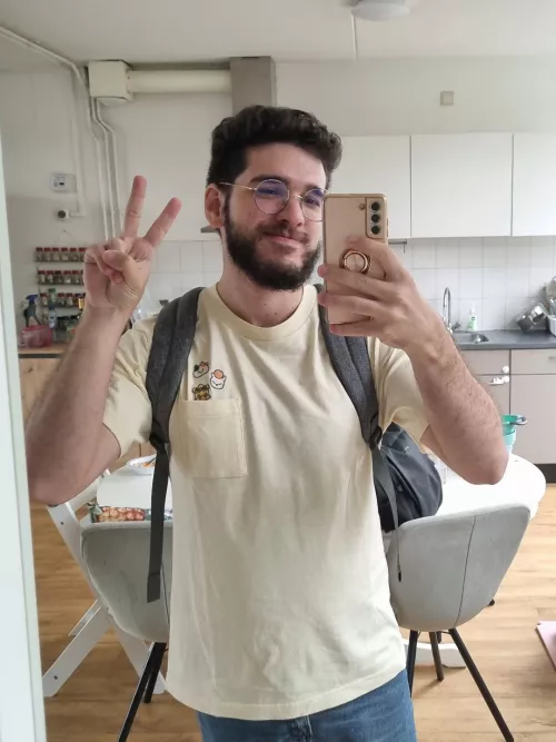 Bought this cute ff shirt and now I'm enjoying Dawntrail