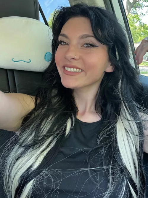 Car selfie, am i looking classy? 19F