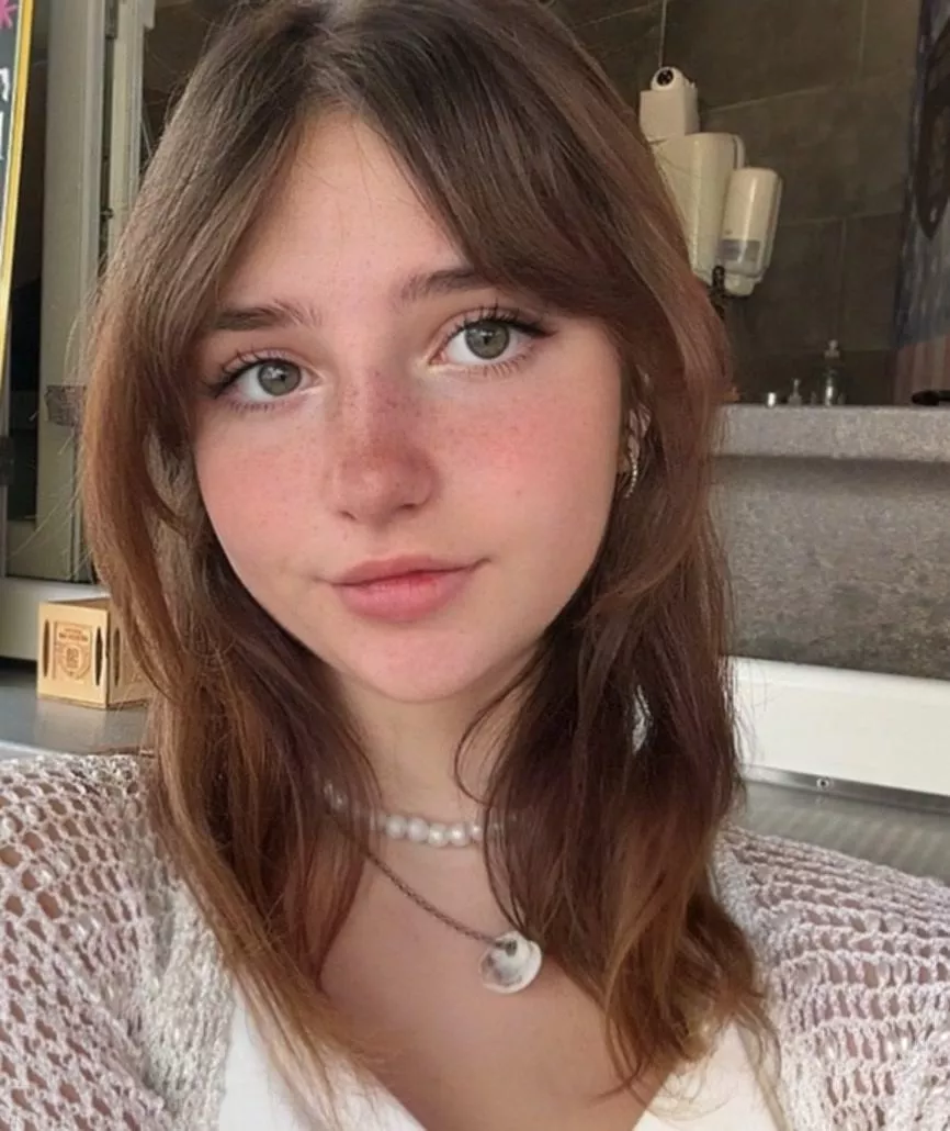 Classy girl at the restaurant 