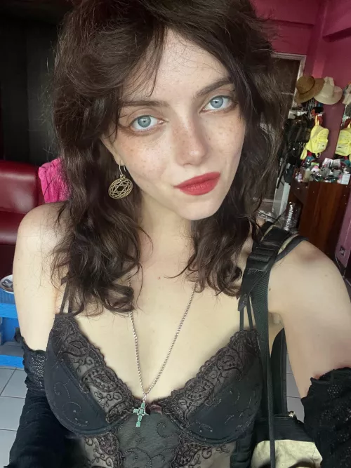 Have you ever had sex in church? I think it’s a good idea 😊 