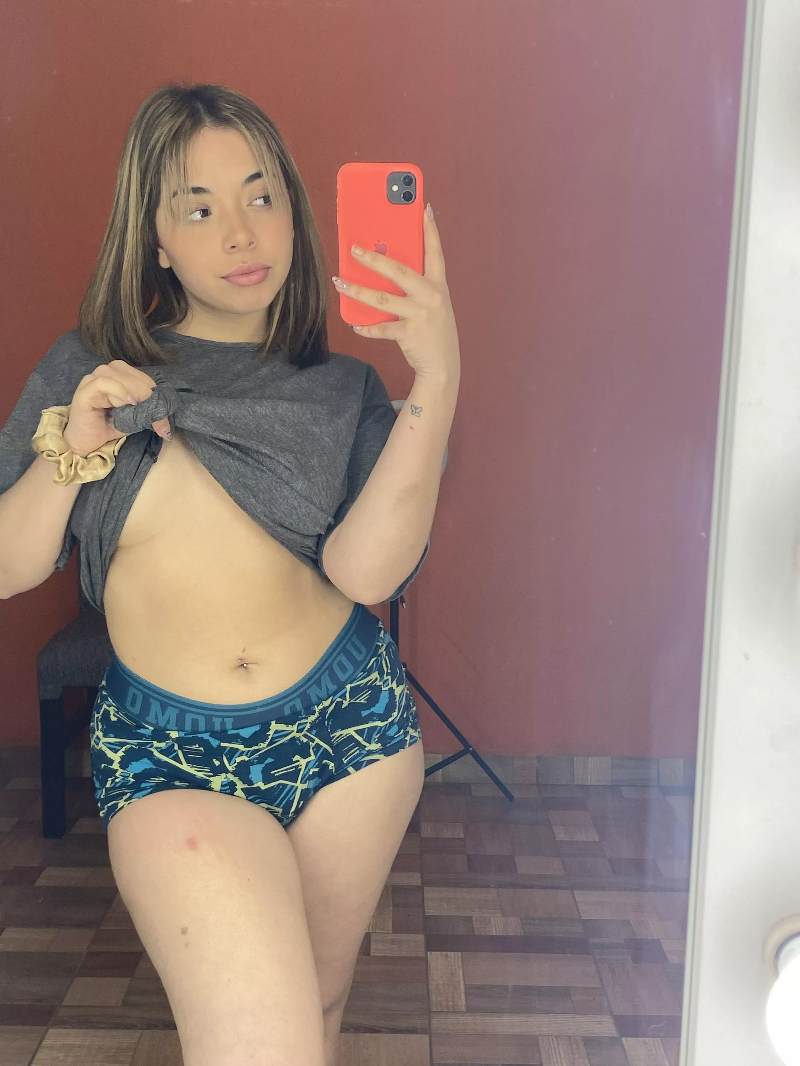 i wonder why nobody is ever flirting with me