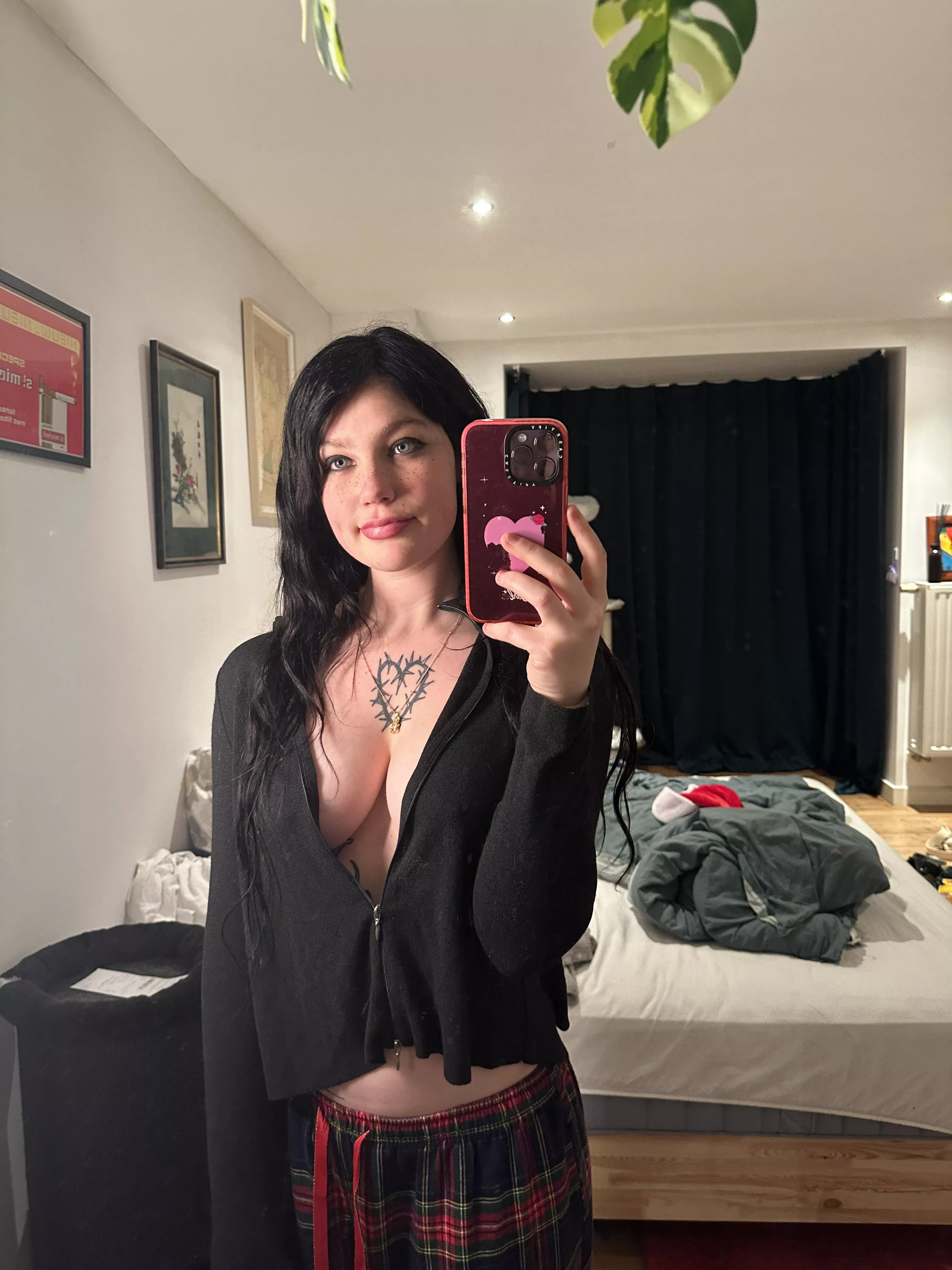 Just an average mirror selfie