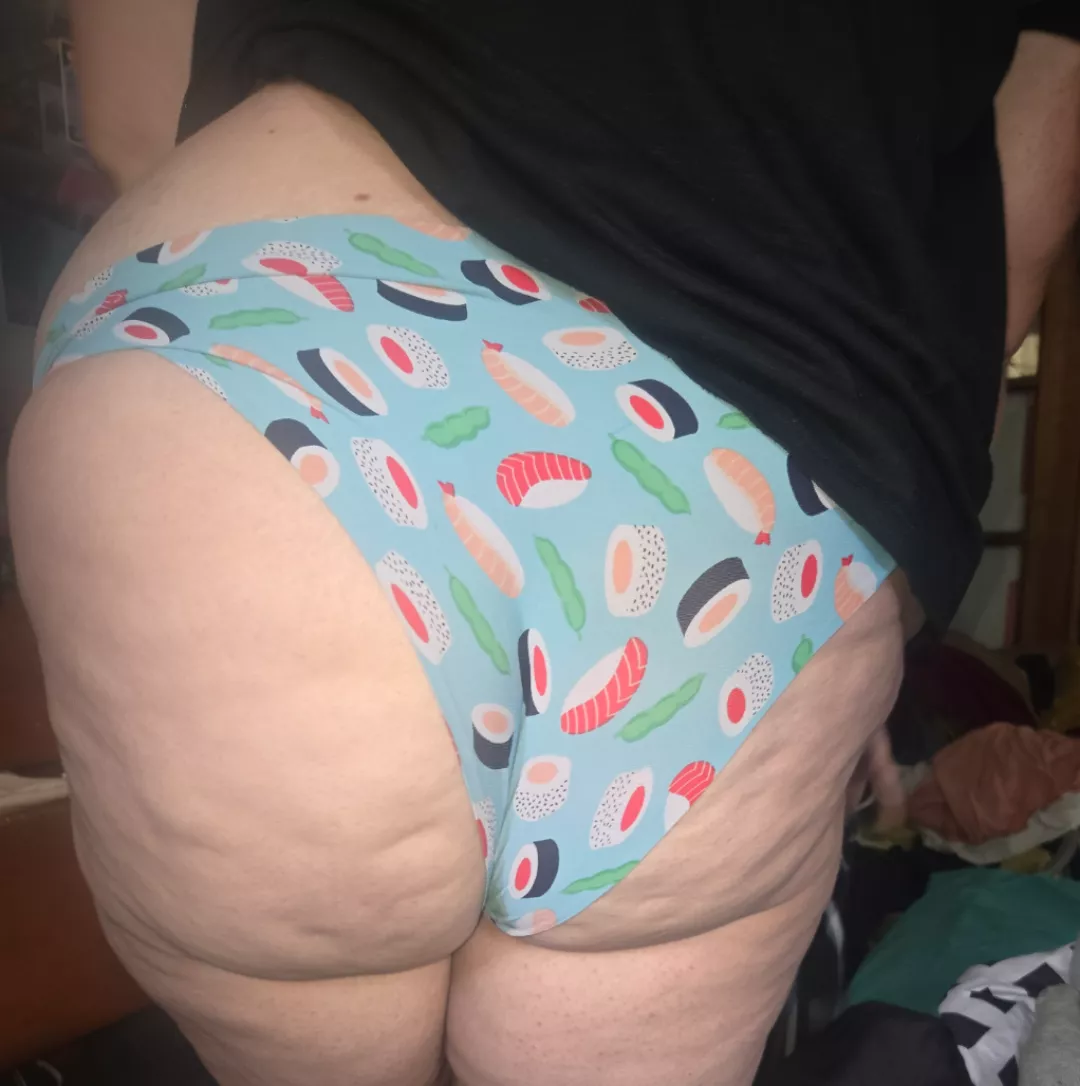 Loving my booty, dimples and all!