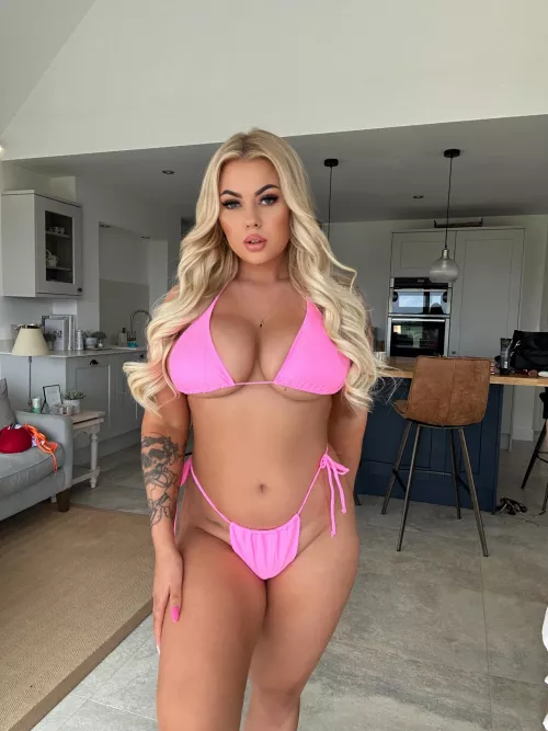 pink to make the boys w-nk ;)