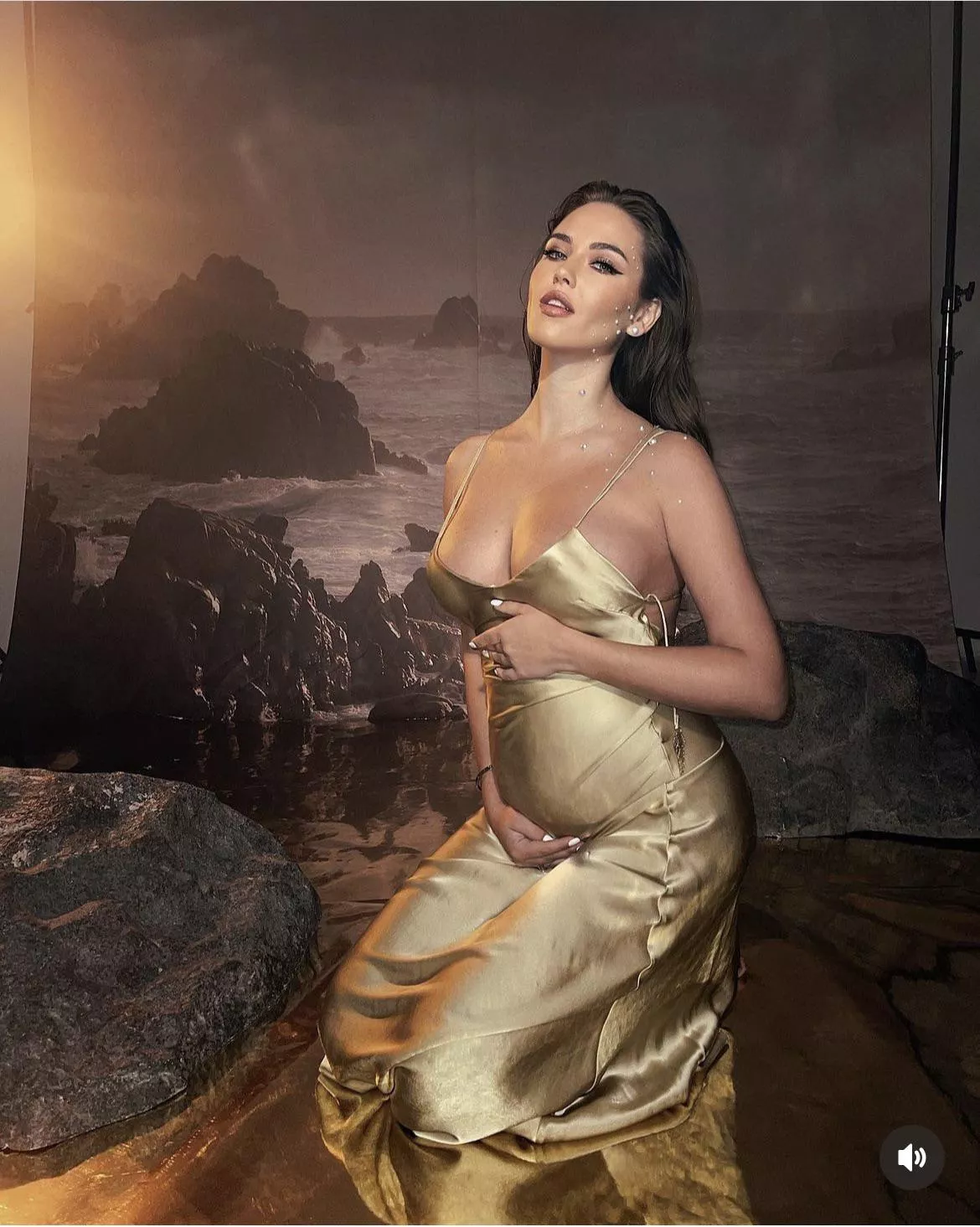 Pregnant Kristina Krayt