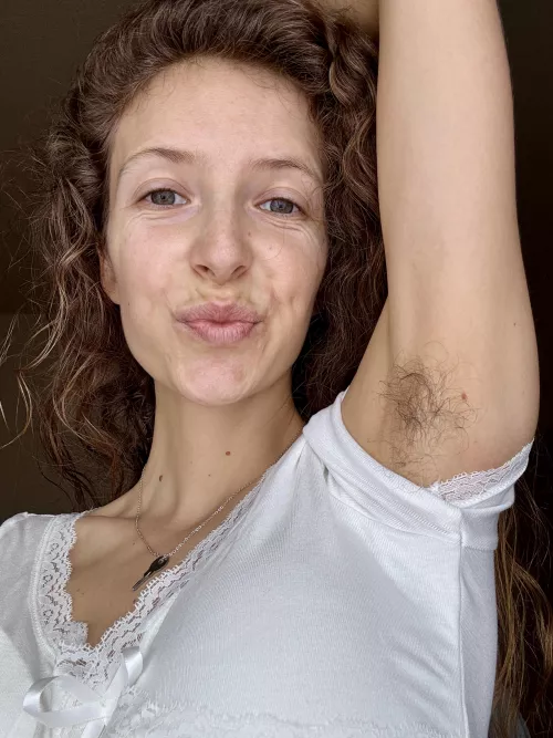 These armpits could barely get any longer