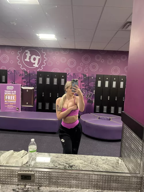 All the workers love me wonder why ?? 