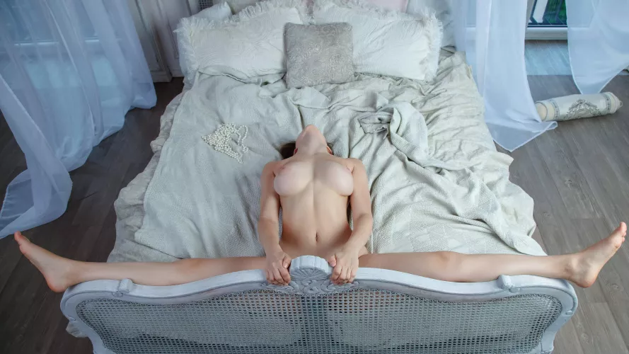 Elle Mira -  36E-26-39