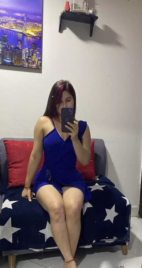 I feel like blue is my color or black, but hey today I look great! 