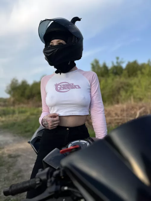 I rode with the wind and the extreme turns me on so much that even my nipples became hard