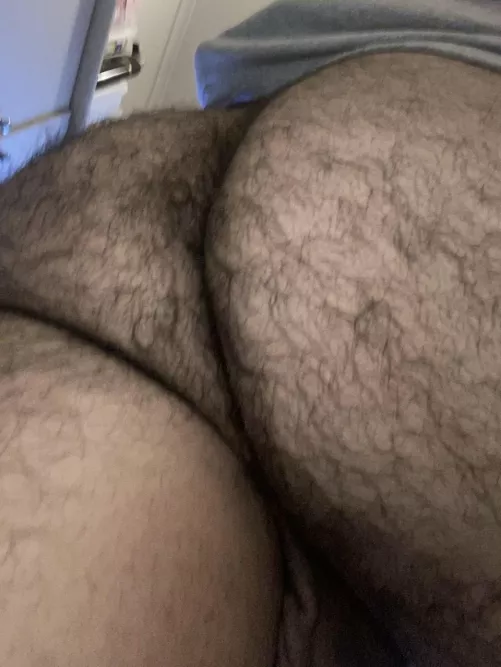 I’ll show you my hole if you show me your cock ;)