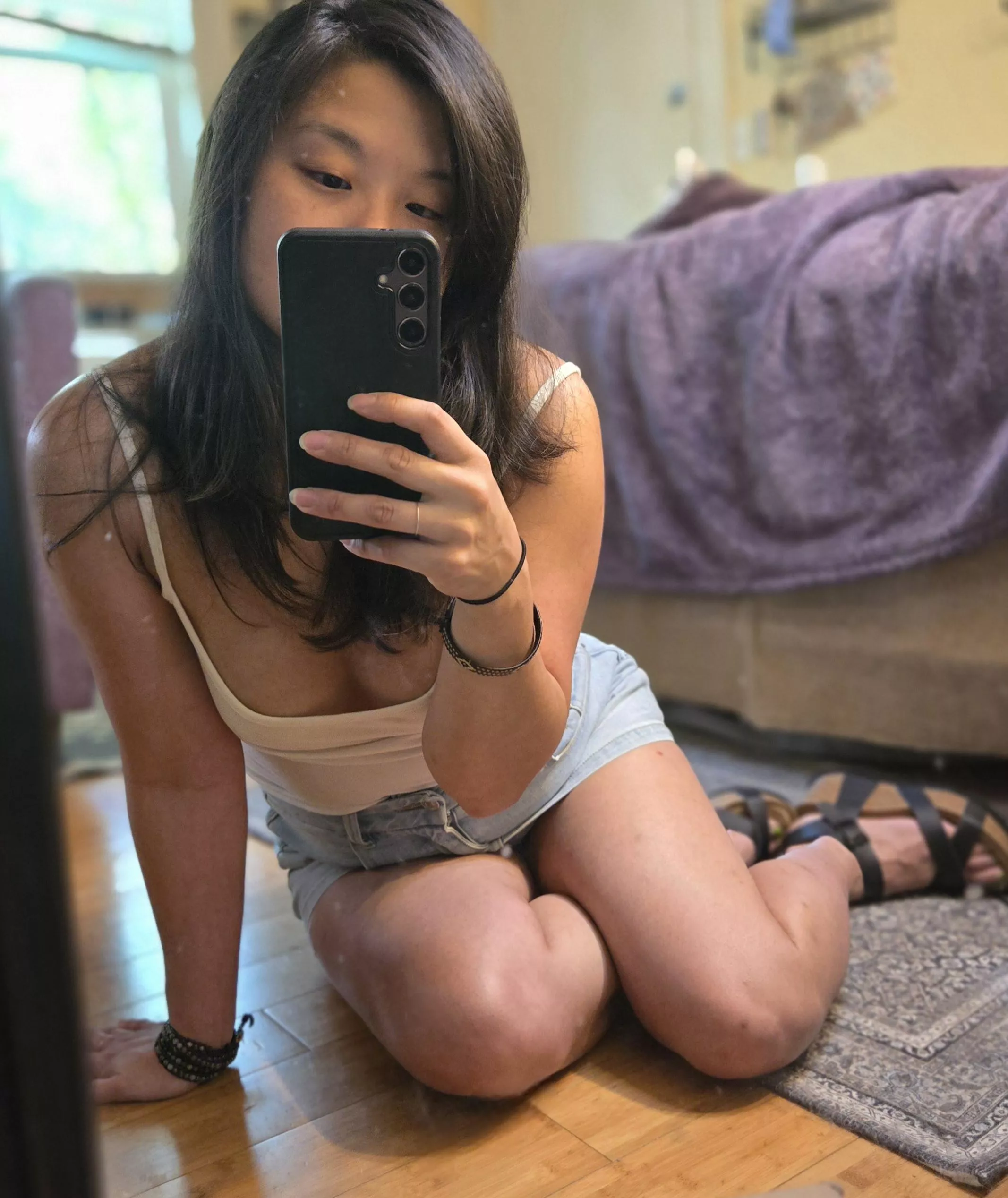 I'm afraid I might be a distraction to all the dads at the mall if I wear this...😈