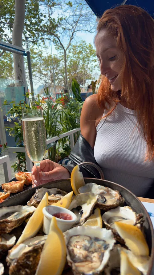 It is sometimes very difficult not to be distracted by the Red Fox pokies