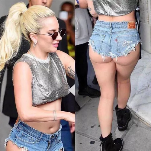 Lady Gaga is a bombshell - Full gallery in comment