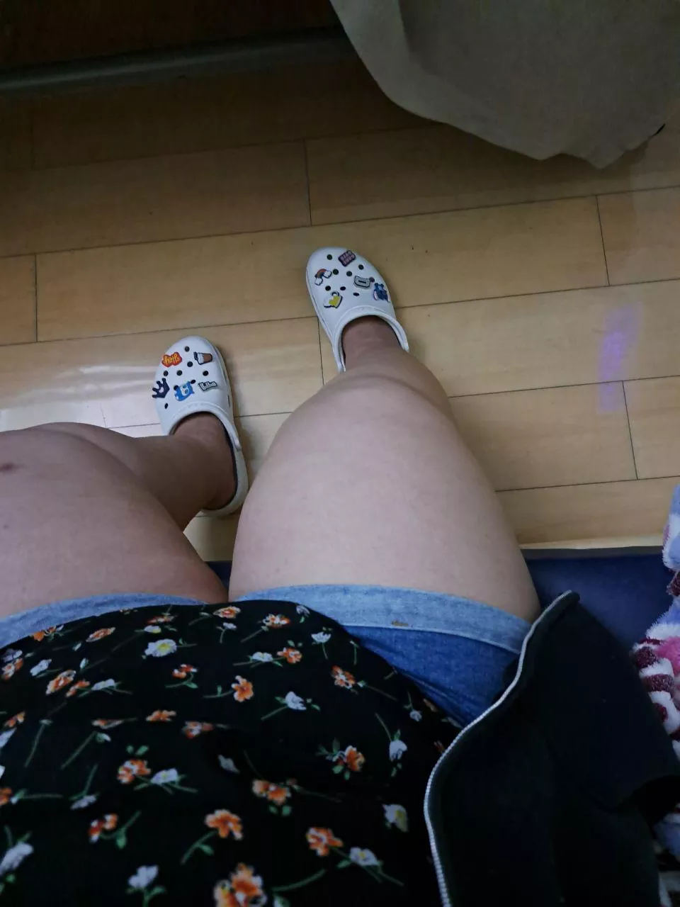 My (f) thicc thighs, save lives? 