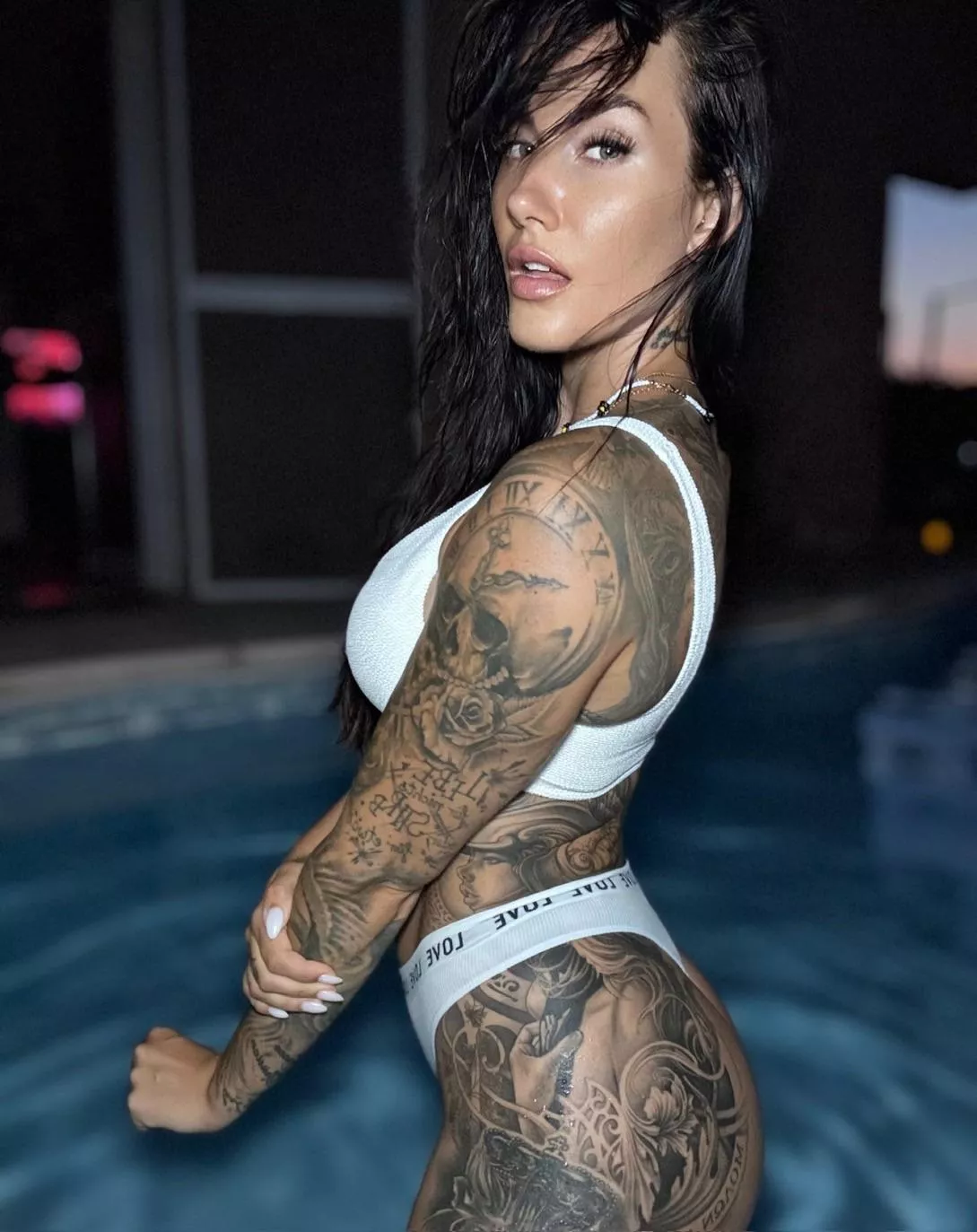 She’s a night pool time queen