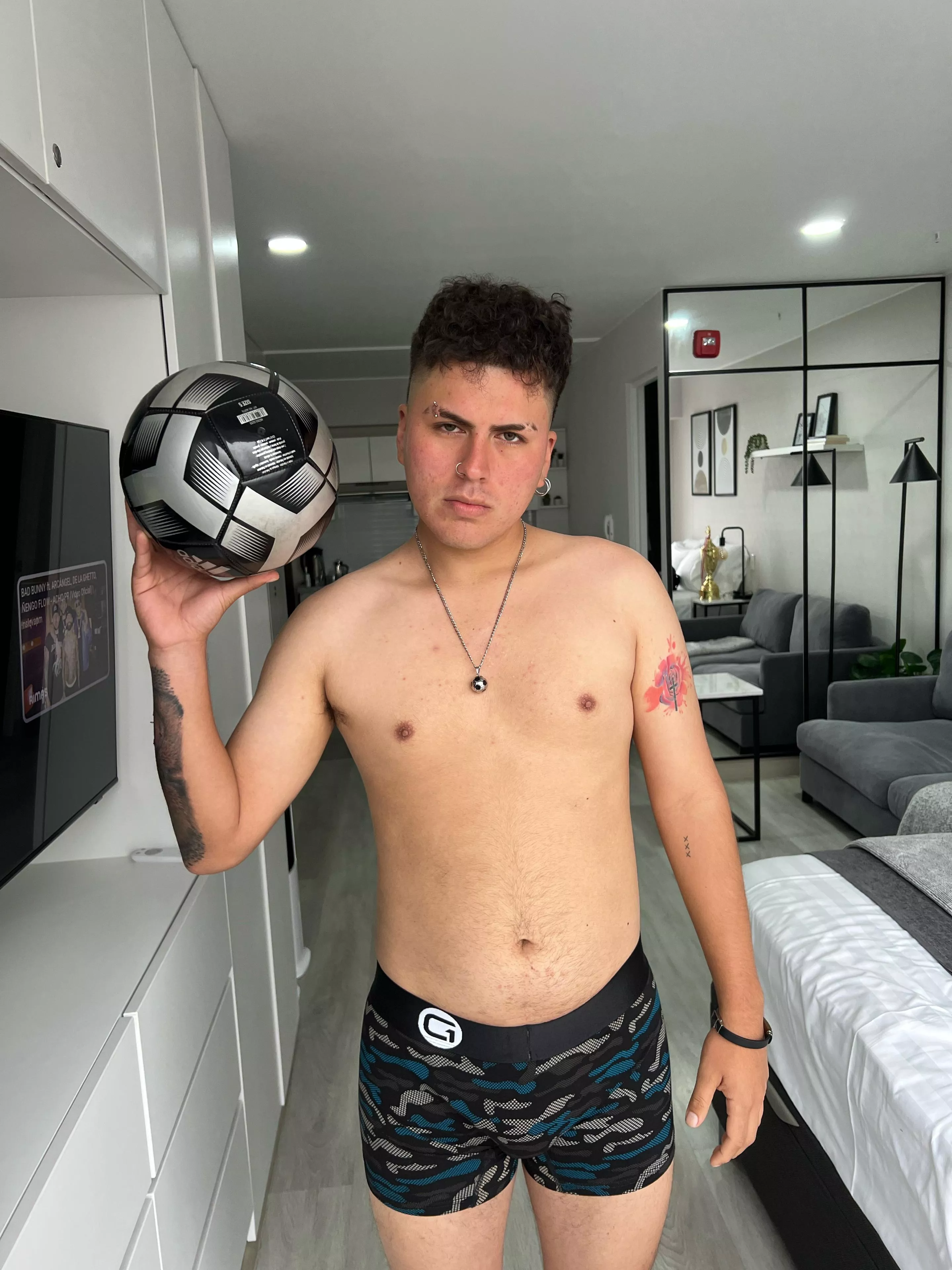 Tryna get schooled by an alpha baller? 🧠⚽️ I got some fire moves for ya, no cap!