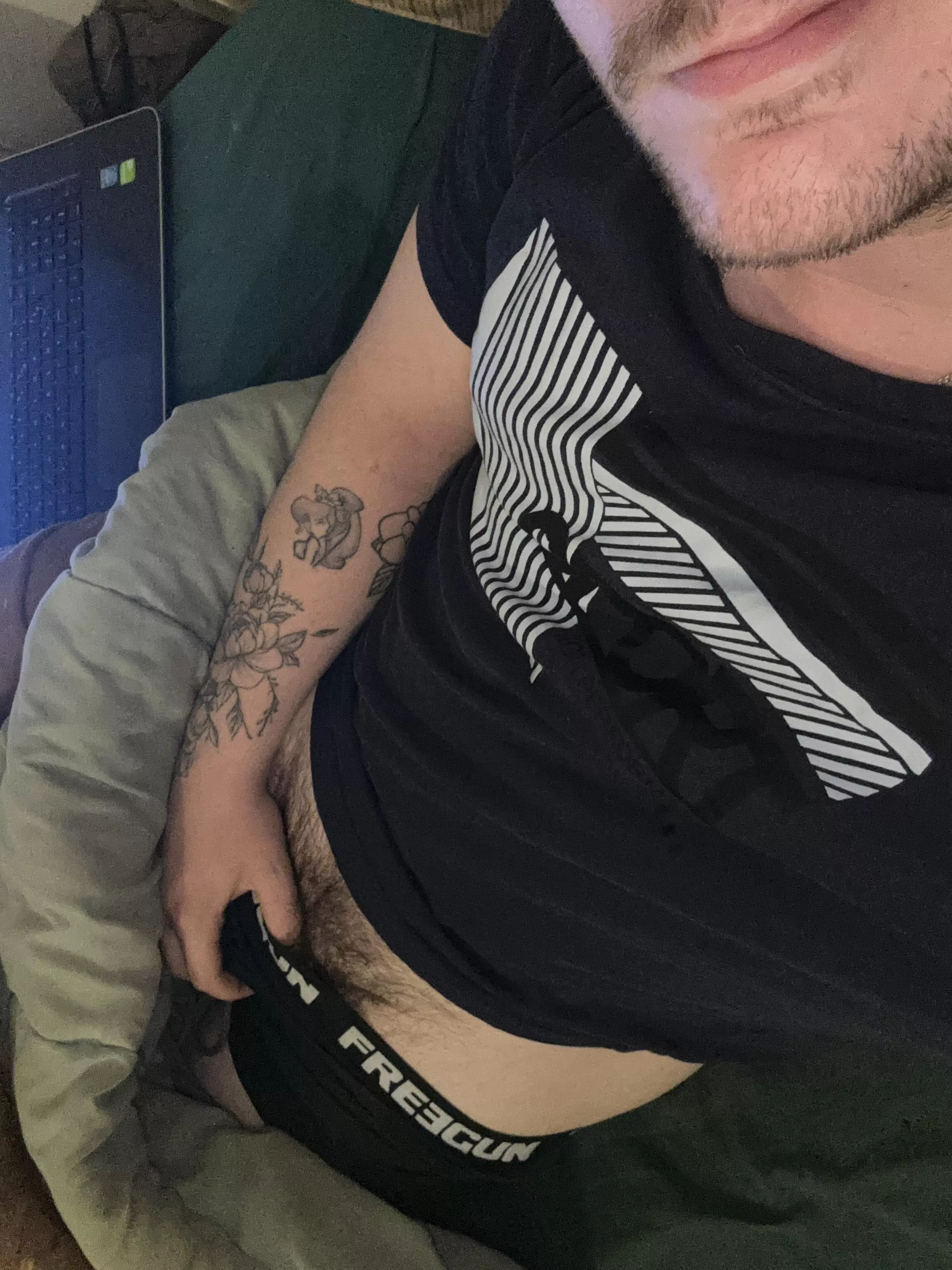 22 m french horny , who wanna trade ? Sc: jaytruc21