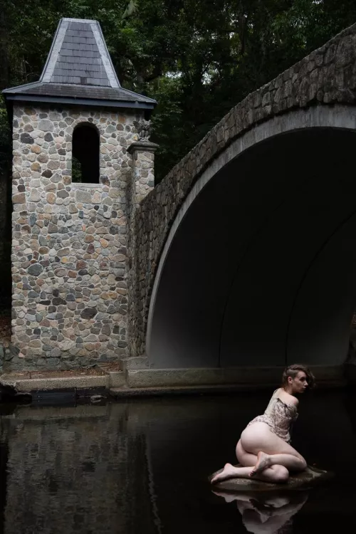 Damsel, but hardly in distress (Photography by Nature.in.the.Altogether on IG)