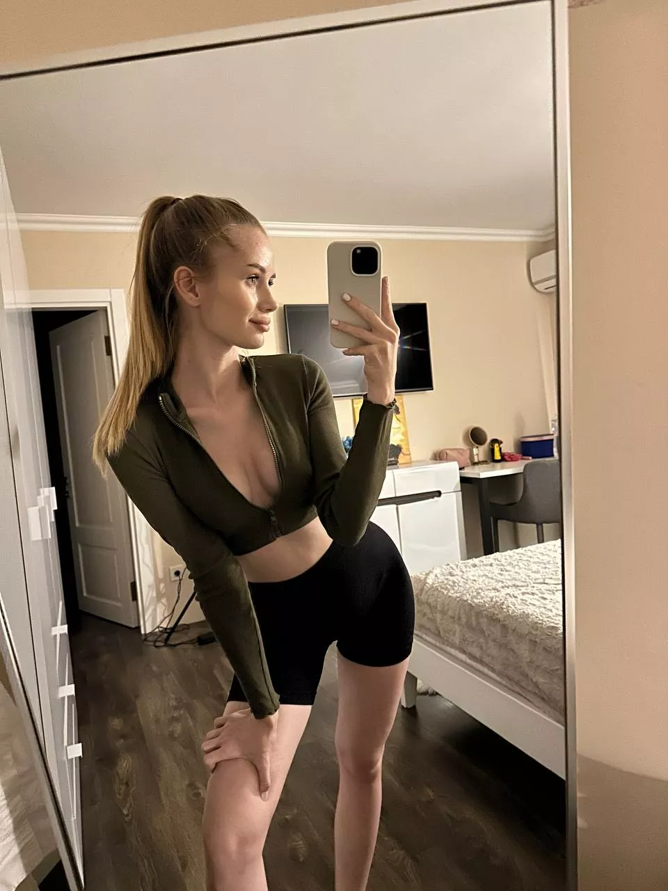 I always check on my ass post workout :0