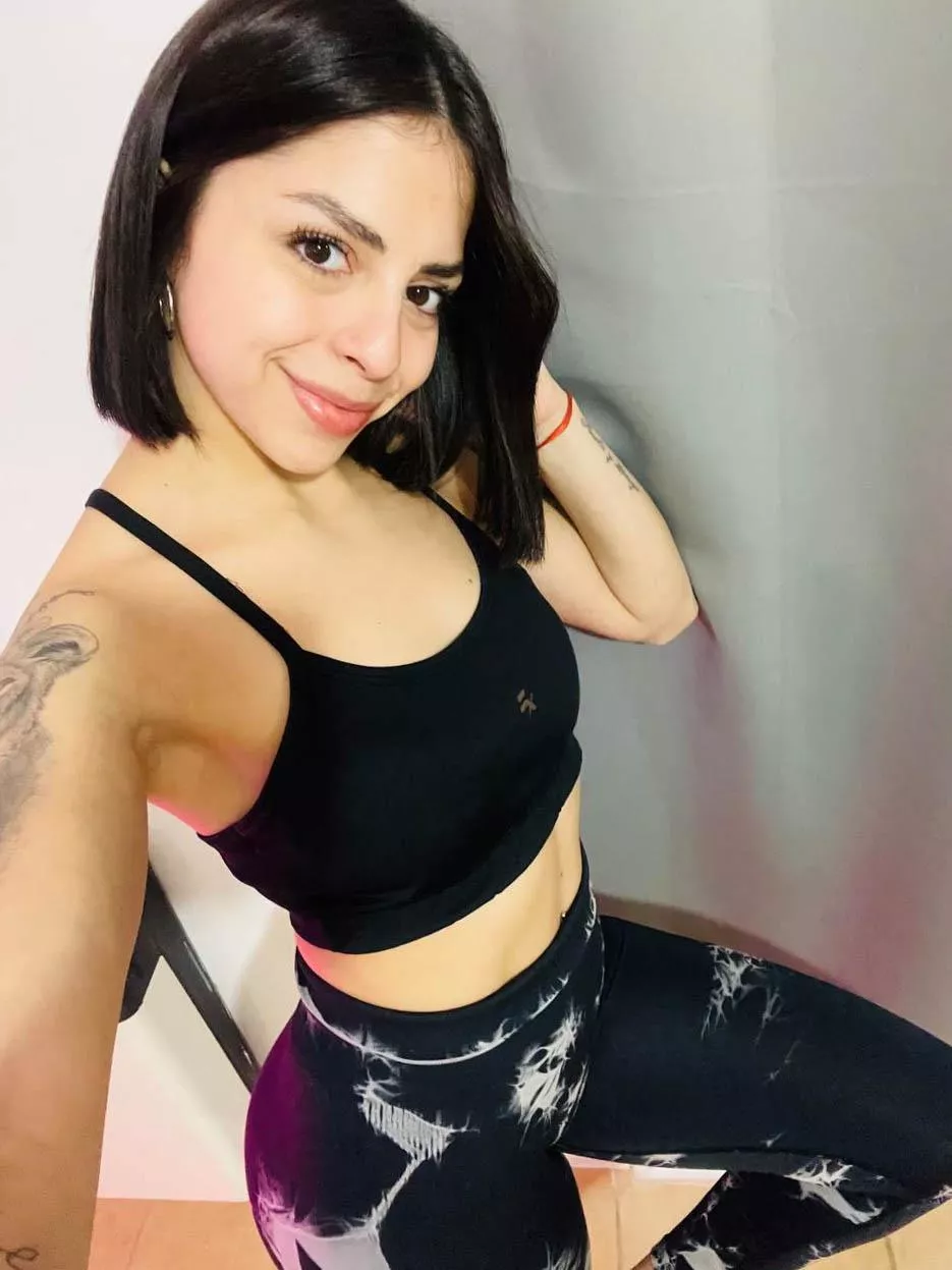 I wore this to the gym and no guy approached me, am I not sexy enough?