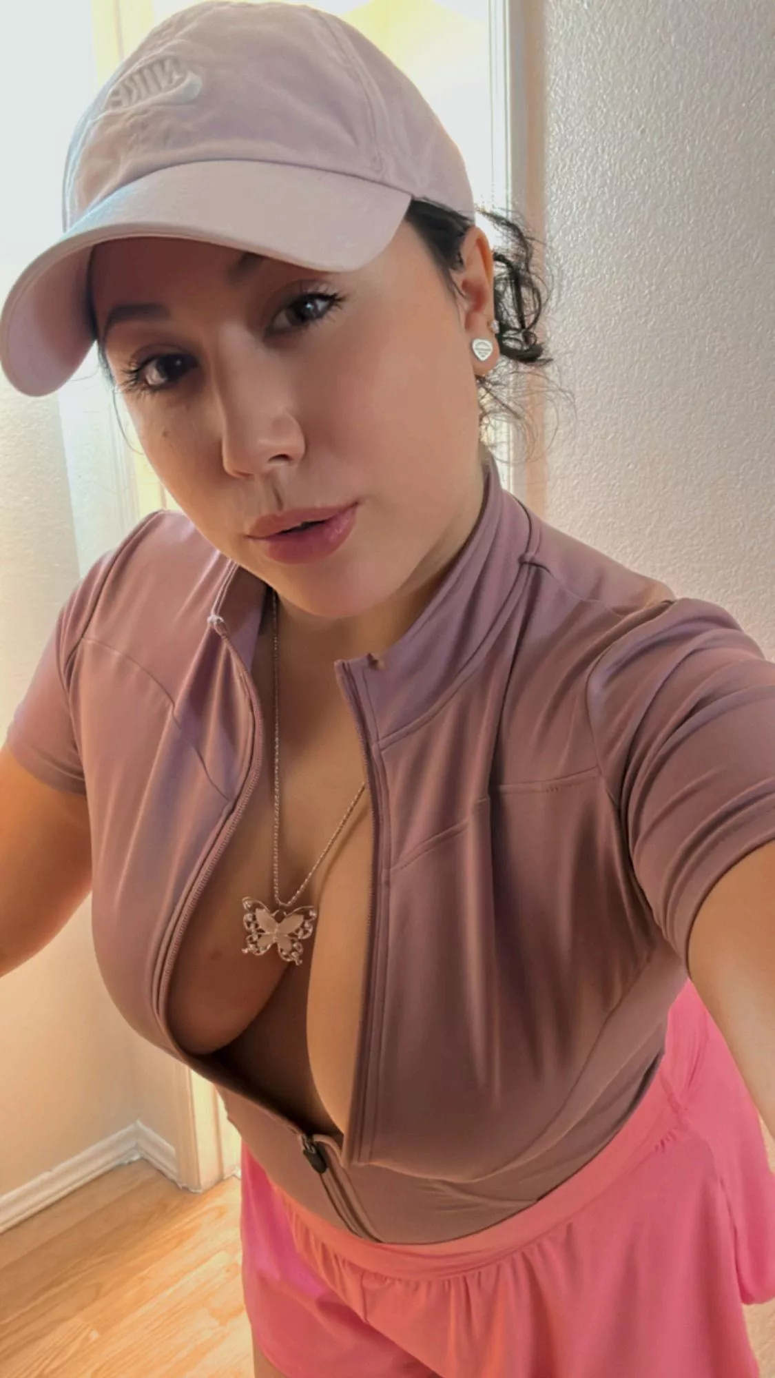 It would be cool if someone would fully open this shirt up right?