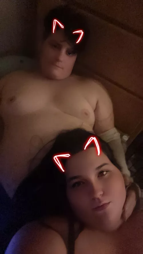 Looking for a car or femboy to drain my chubby husband we live in oceanside cali