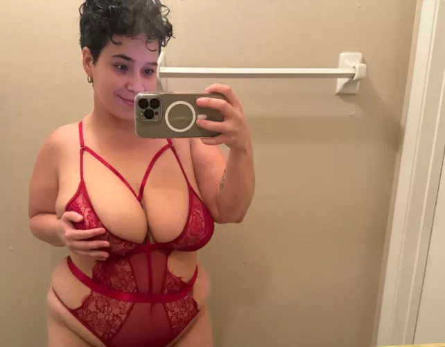 Mommy of one 30F 197lb 5’0”