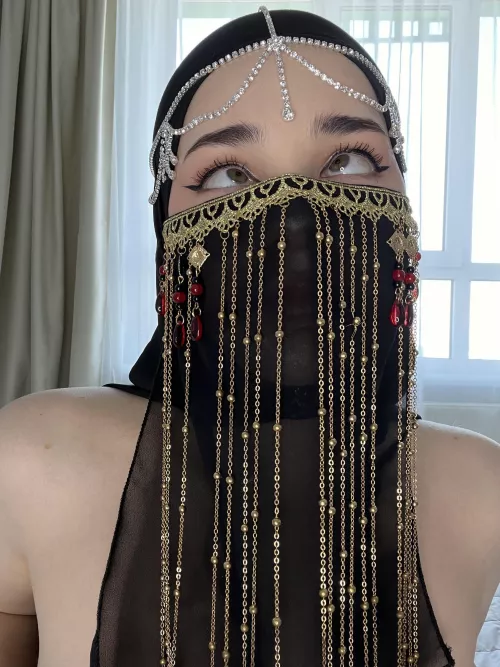 Oriental fairy tales, why are you making eyes at me