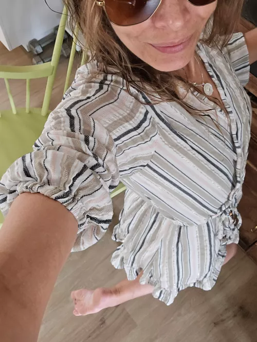 Rub my feet while you strike your cock to start