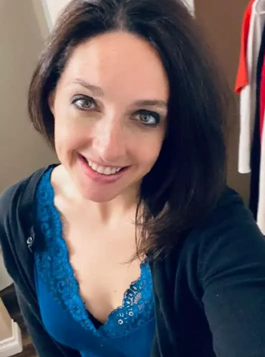 Wondering if i would attract you still? 40yo mom
