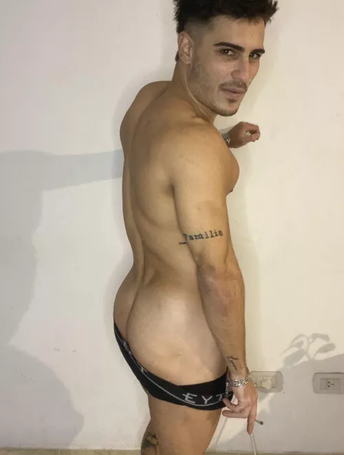 [24] who's craving a taste of this muscles?