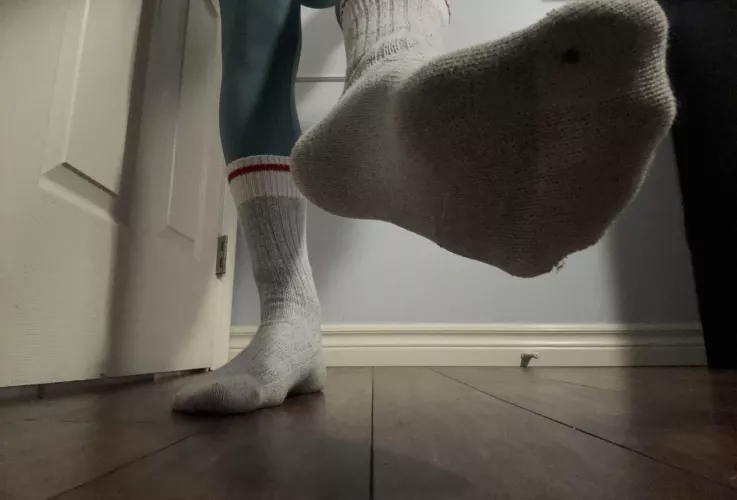 Come sniff between my toes