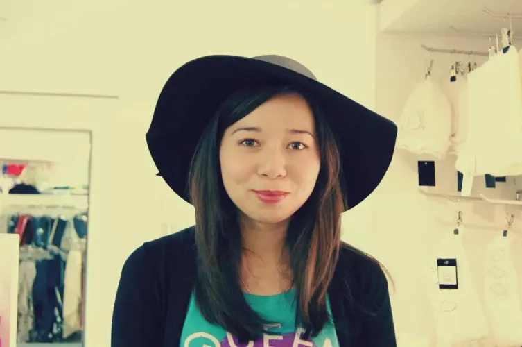 Hi, 23/F here, seeking older mature ladies :)