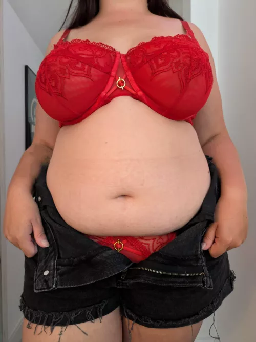 I'm drinking beer wearing this today 💋