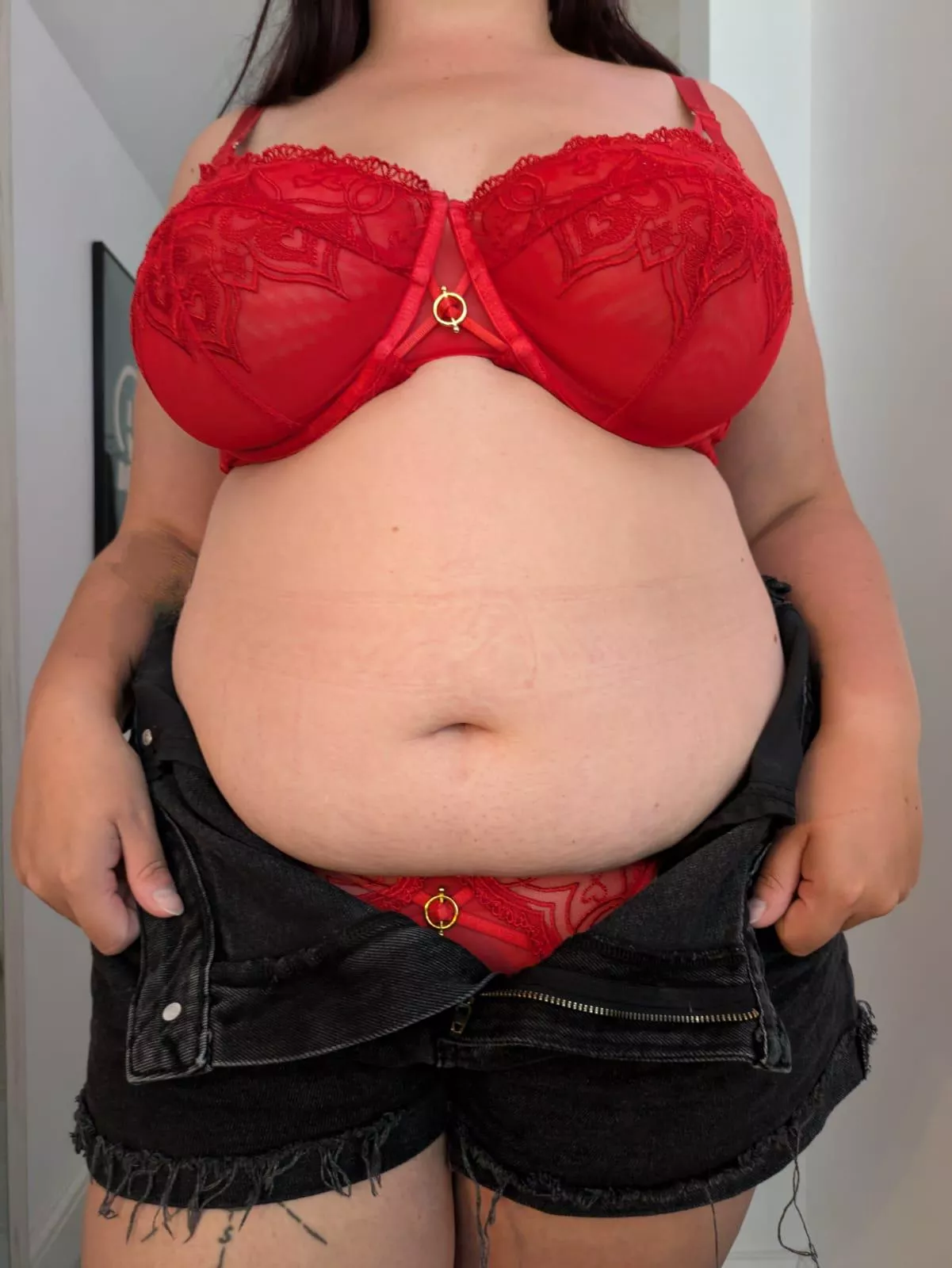 I'm drinking beer wearing this today 💋