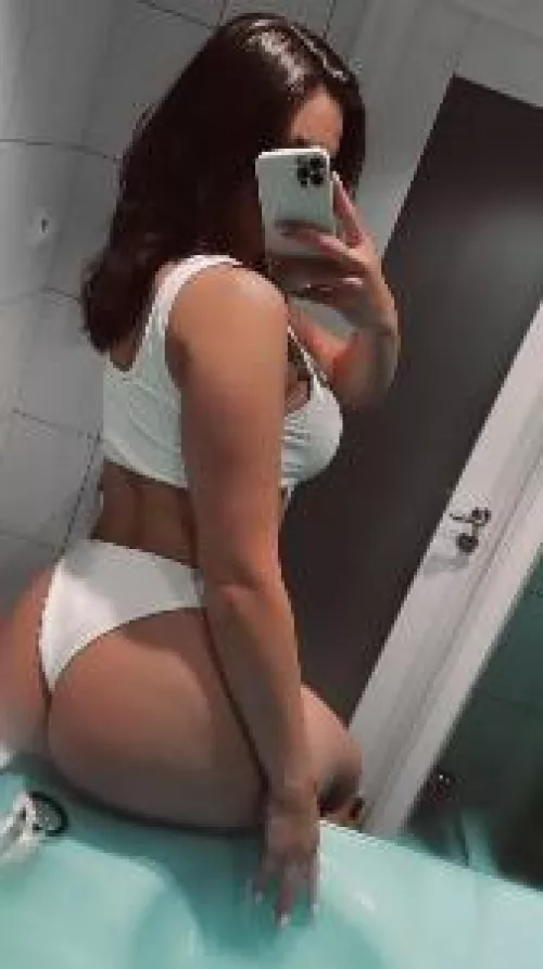 Mirror reveals: What's your favorite curve?