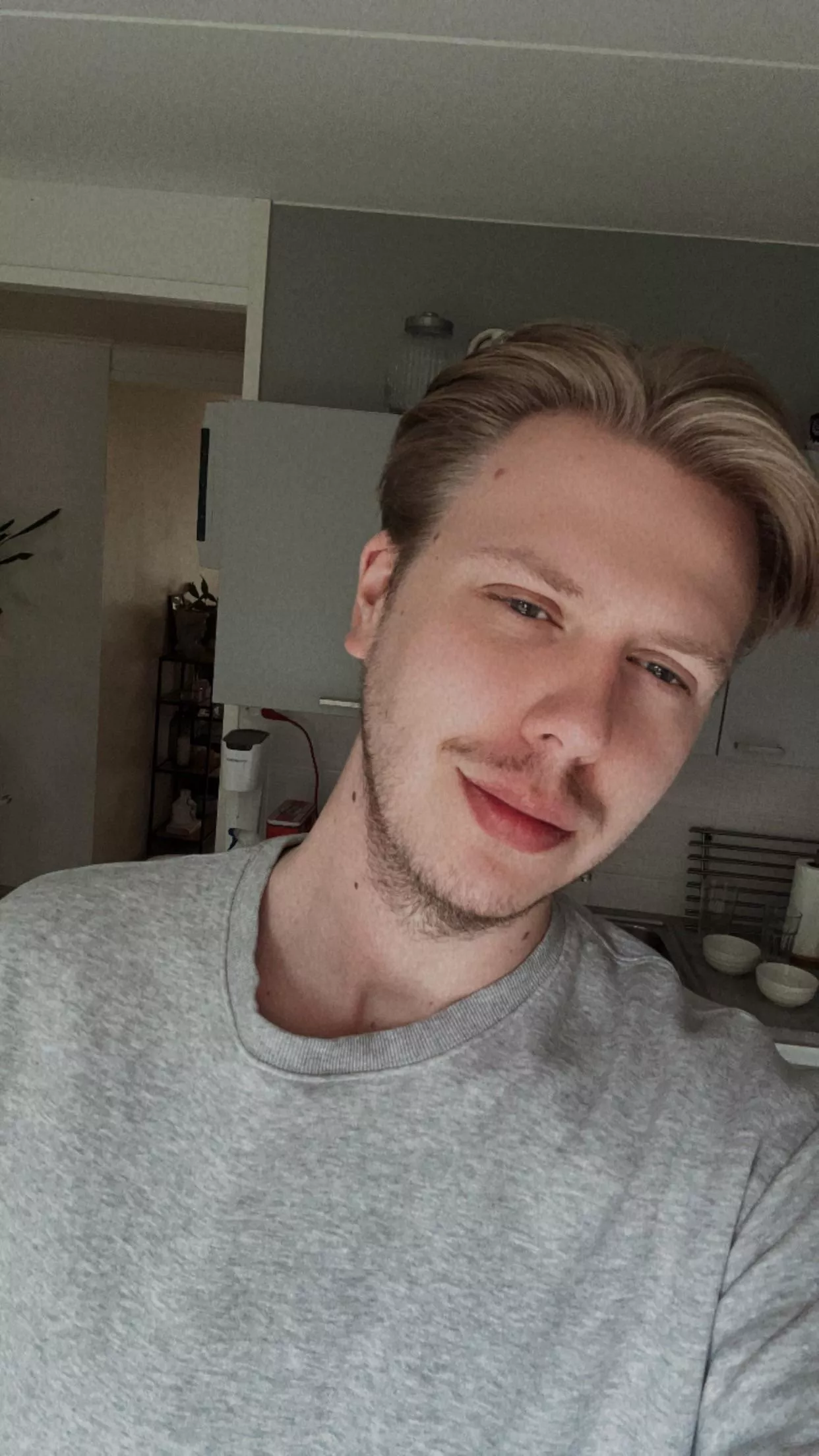 Up for games and friends ✊🏻 (apex,dbd,monster hunter,fortnite and many other games)