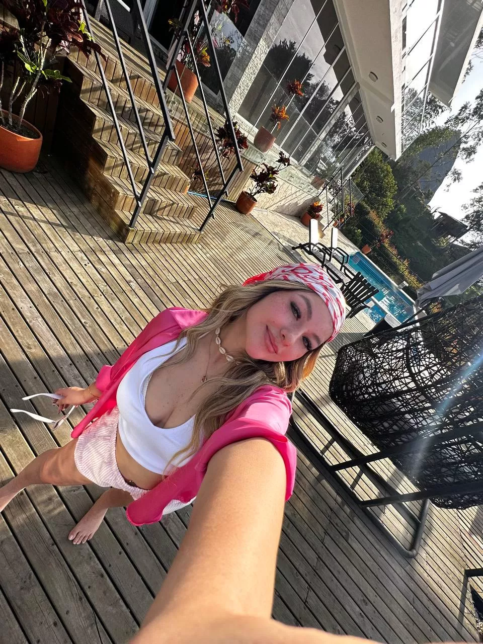 Based on this picture, where would you take me for our first date?