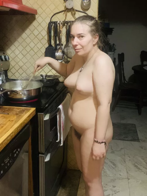 Early morning cooking in the nude 